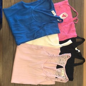 Bundle of women tank tops